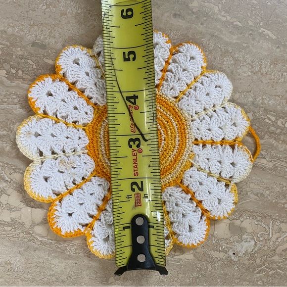 Hand crocheted doilies multicolored 5 to 6 inches - Picture 5 of 5